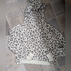 Women's leopard print cropped hoodie.